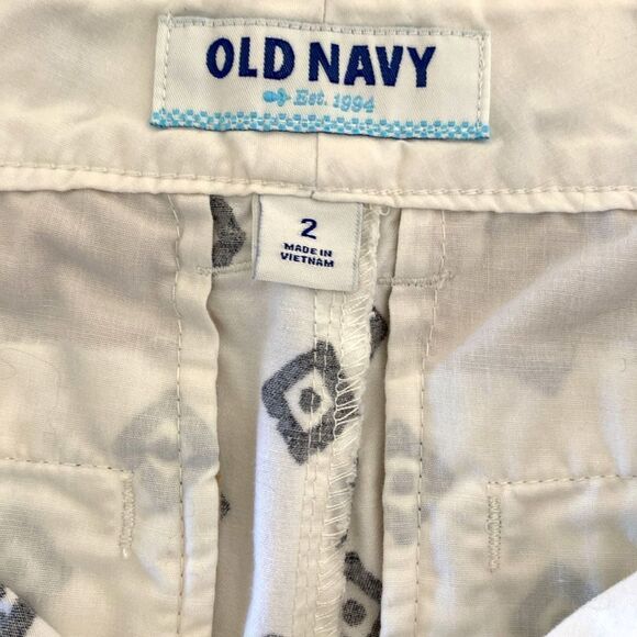 Old Navy Bundle Two Shorts 3 1/2” - Picture 4 of 6